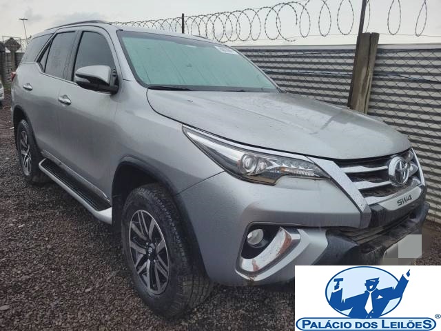 TOYOTA HILUX SW4 SRX 2.8 D-4D TURBO ANO 2017