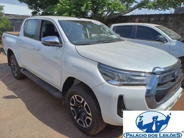 TOYOTA HILUX CD SRX 2.8 D-4D TURBO ANO 2024